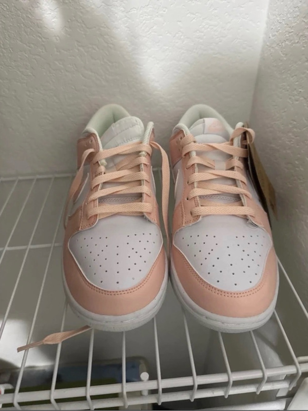 Nike Kids Low-Top Sneakers in Blush Pink and White